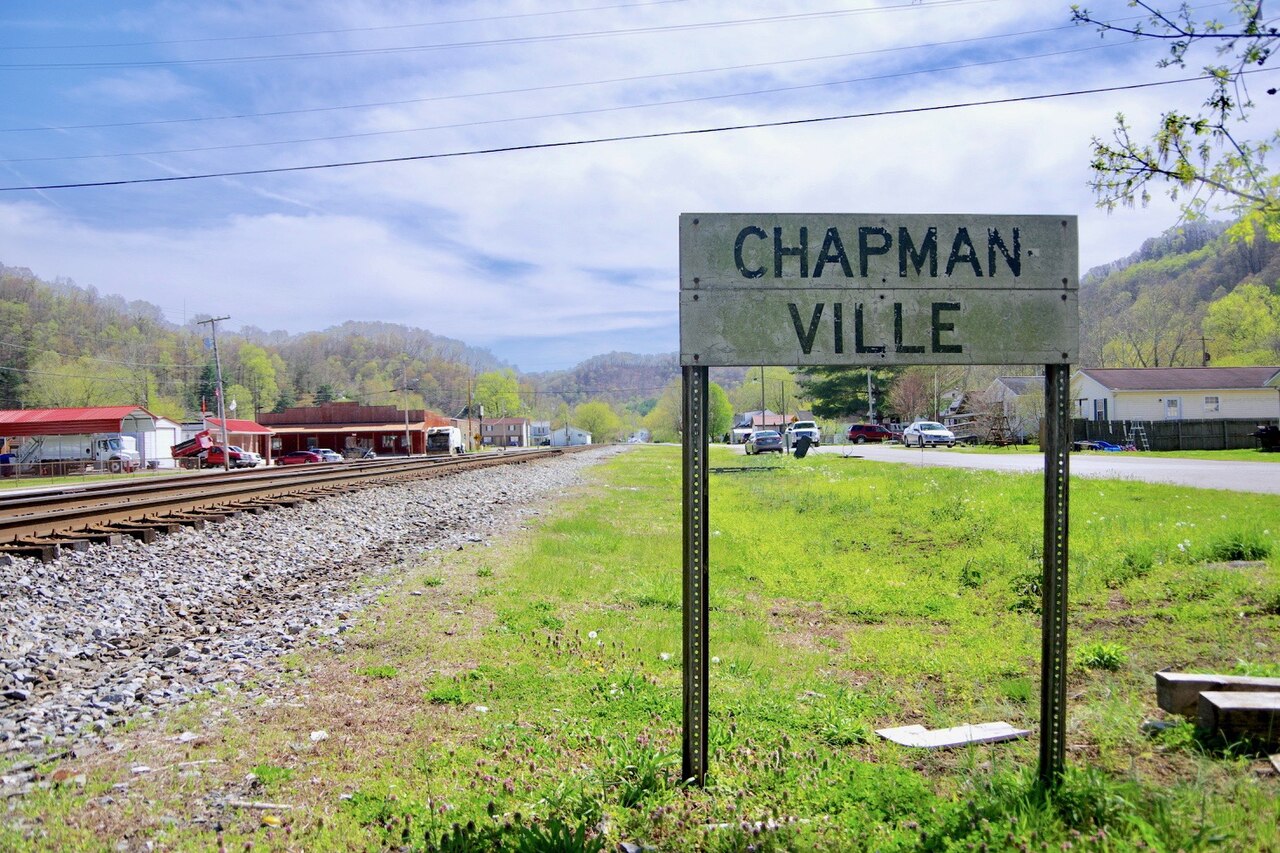 Chapmanville-RR-sign-wv